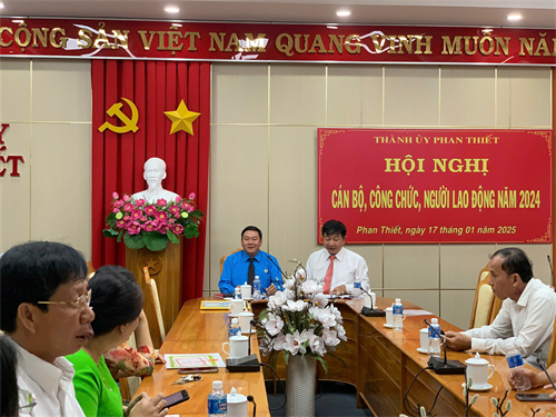 Cơ quan Thành uỷ Phan Thiết tổ chức Hội nghị cán bộ, công chức, người lao động năm 2024
